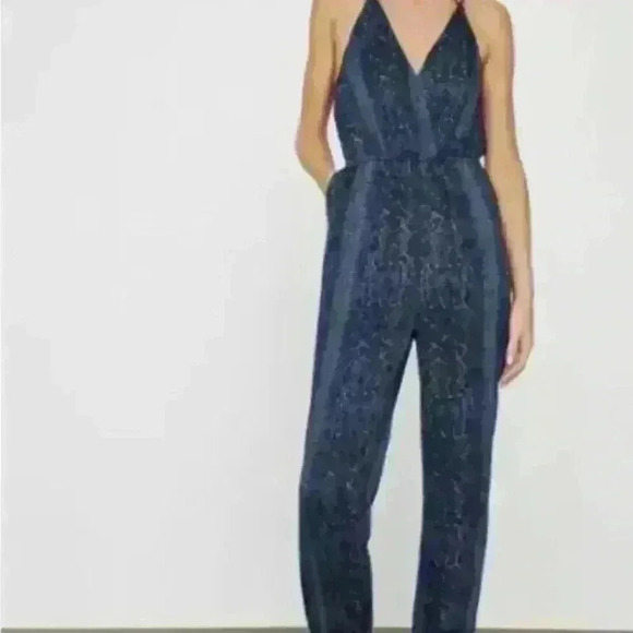 BCBG MAX AZRIA SNAKE-EMBOSSED JUMPSUIT BLUE PYTHON GII9267480 SIZE XXS - Picture 5 of 5